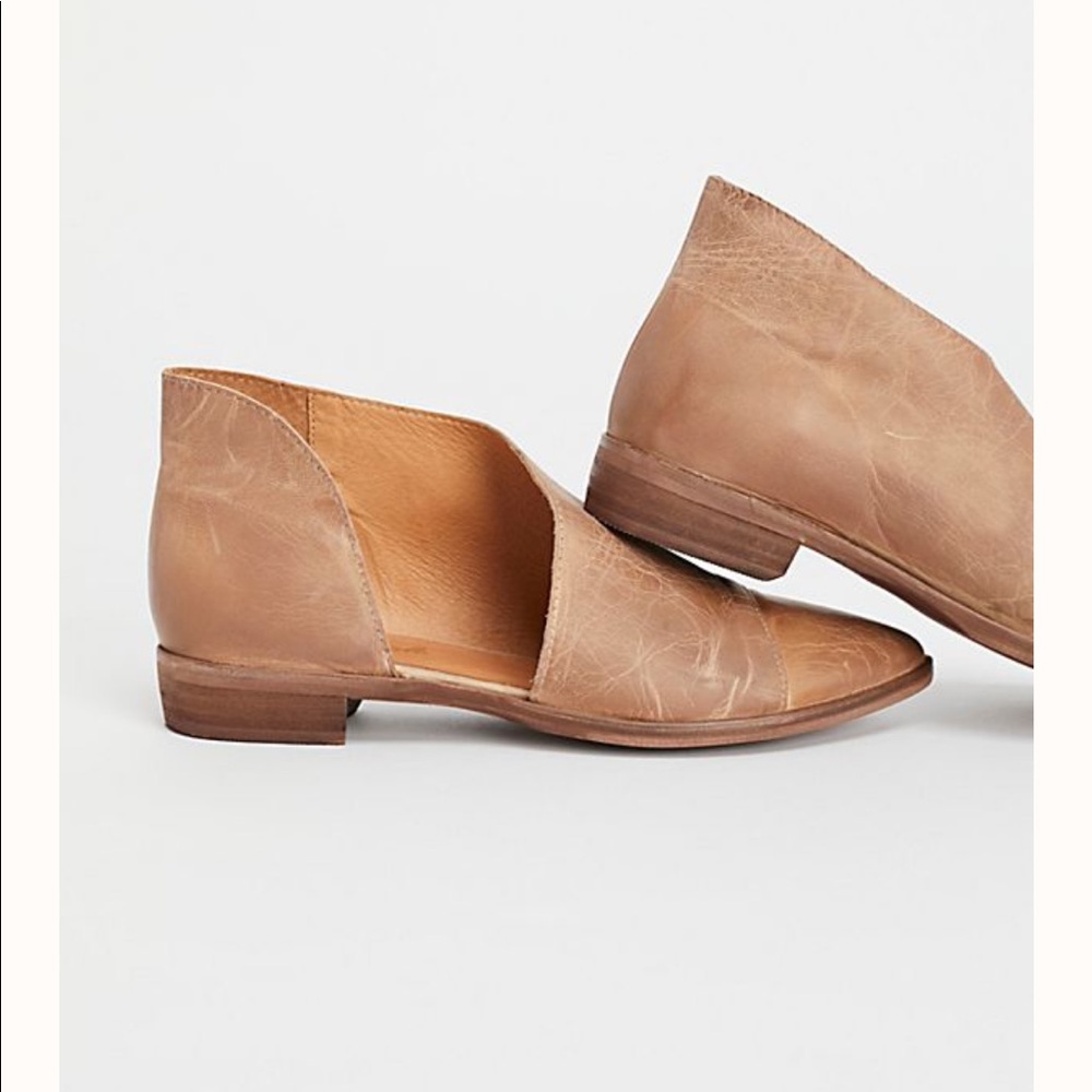 Free people Royale flat in tan